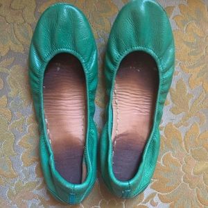 Clover green tieks